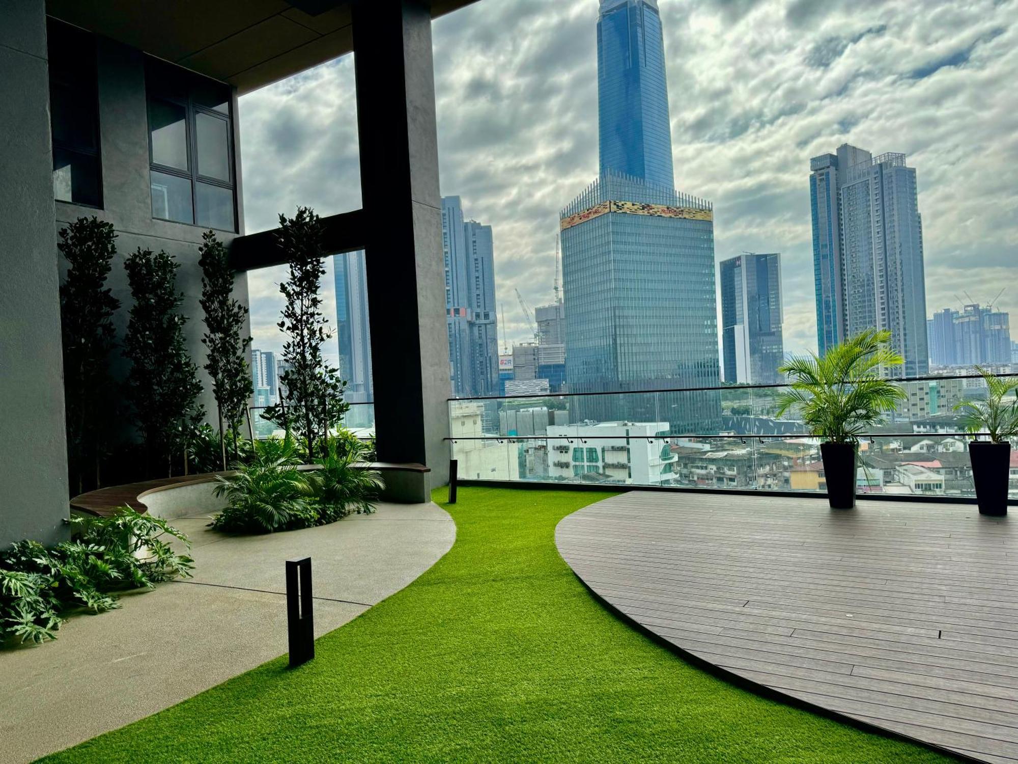 Klcc Suites At Axon By Skypool Kuala Lumpur Esterno foto