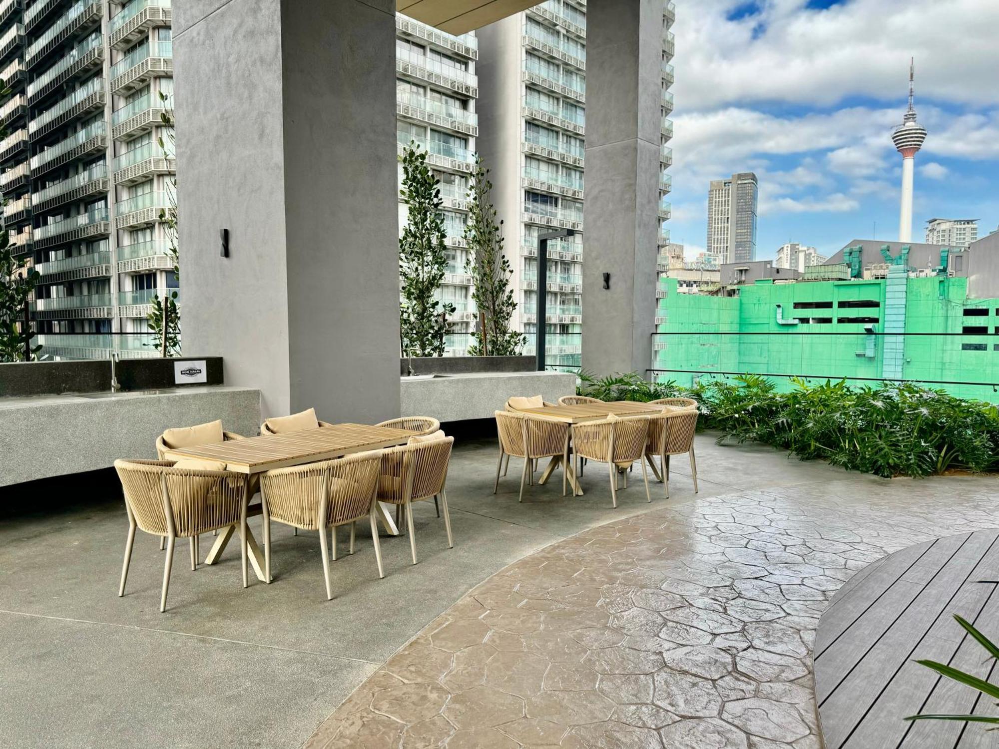 Klcc Suites At Axon By Skypool Kuala Lumpur Esterno foto