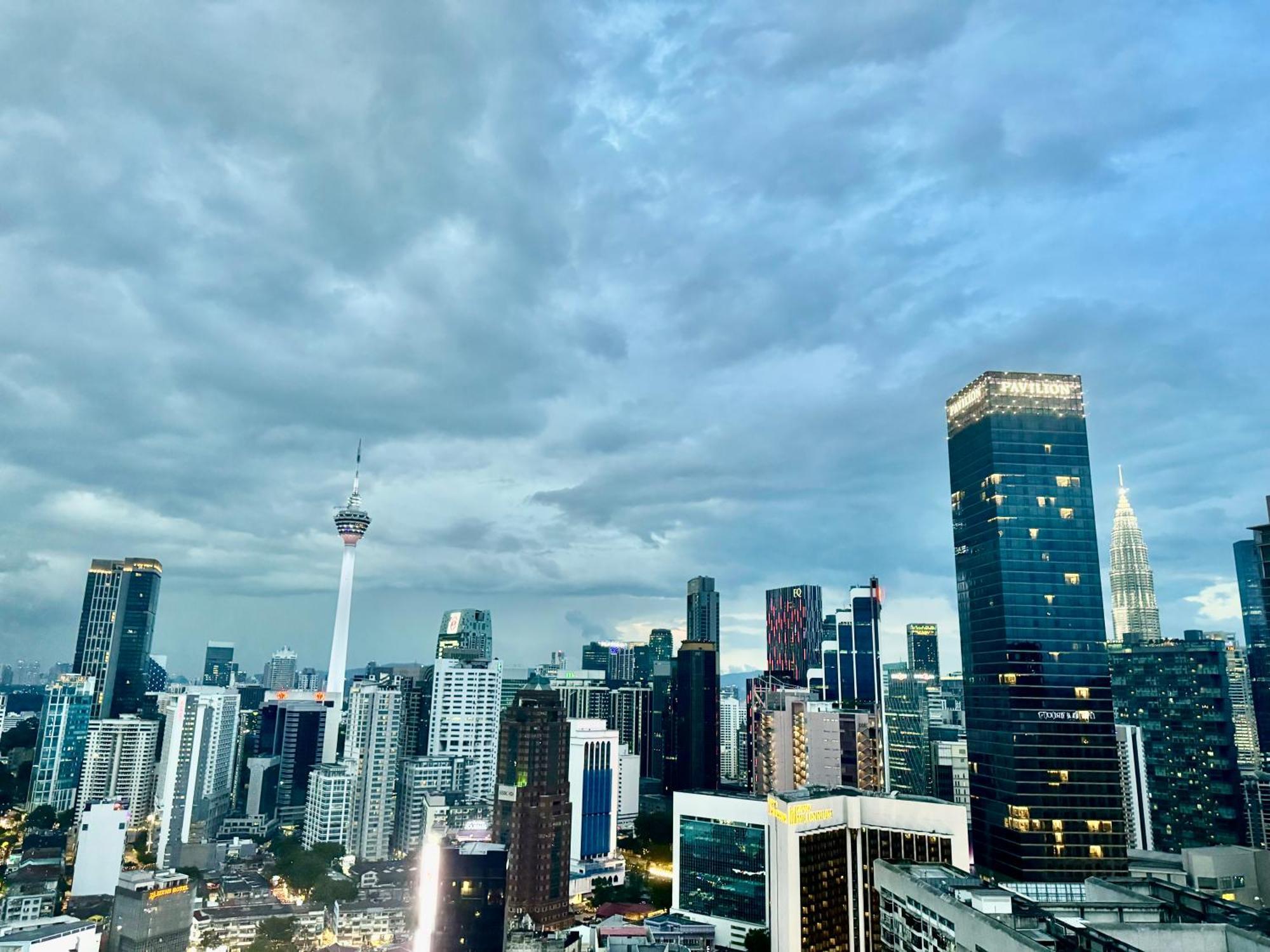 Klcc Suites At Axon By Skypool Kuala Lumpur Esterno foto
