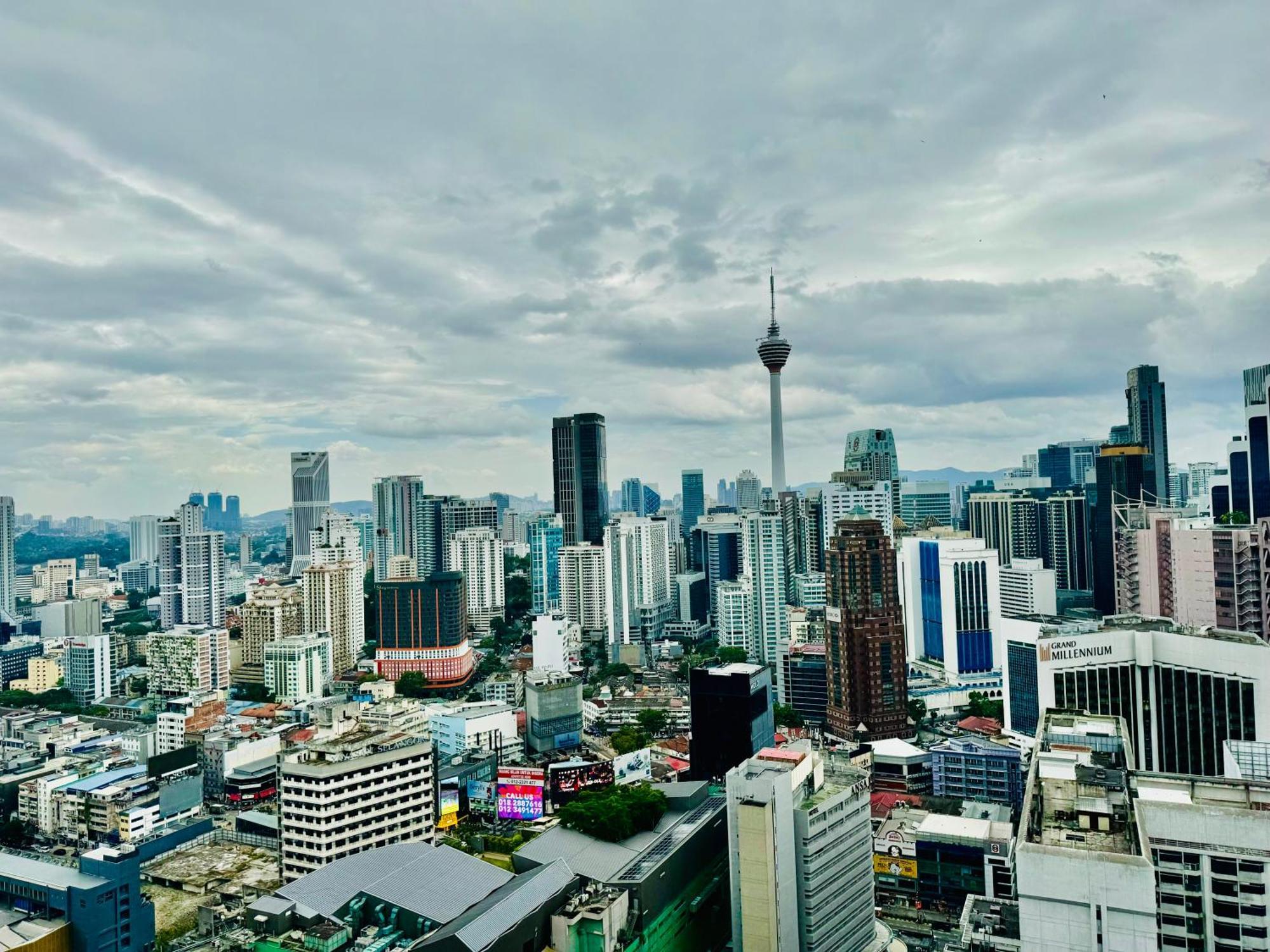 Klcc Suites At Axon By Skypool Kuala Lumpur Esterno foto