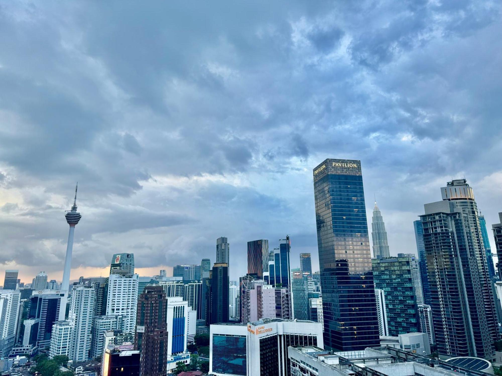 Klcc Suites At Axon By Skypool Kuala Lumpur Esterno foto