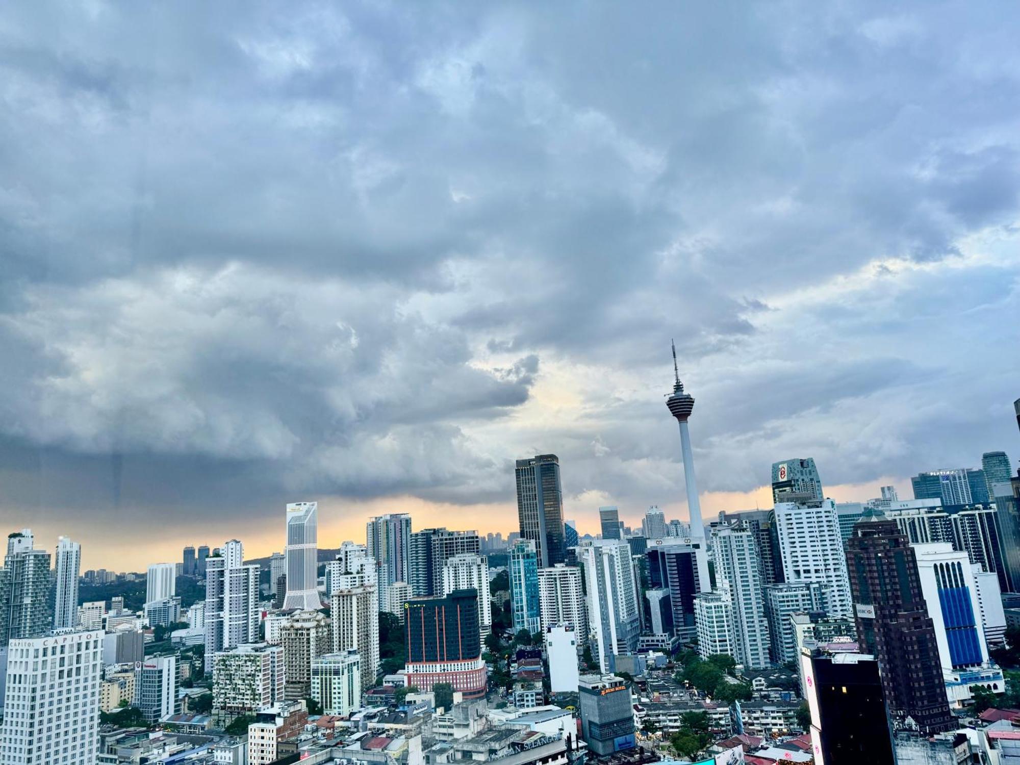 Klcc Suites At Axon By Skypool Kuala Lumpur Esterno foto