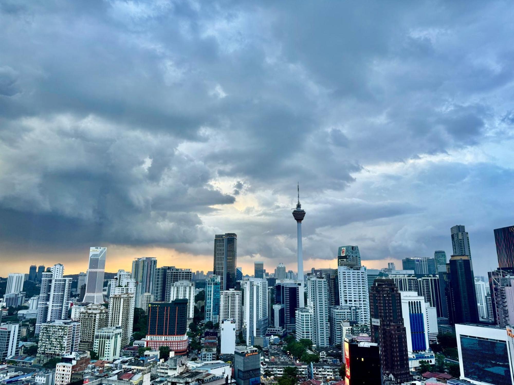 Klcc Suites At Axon By Skypool Kuala Lumpur Esterno foto