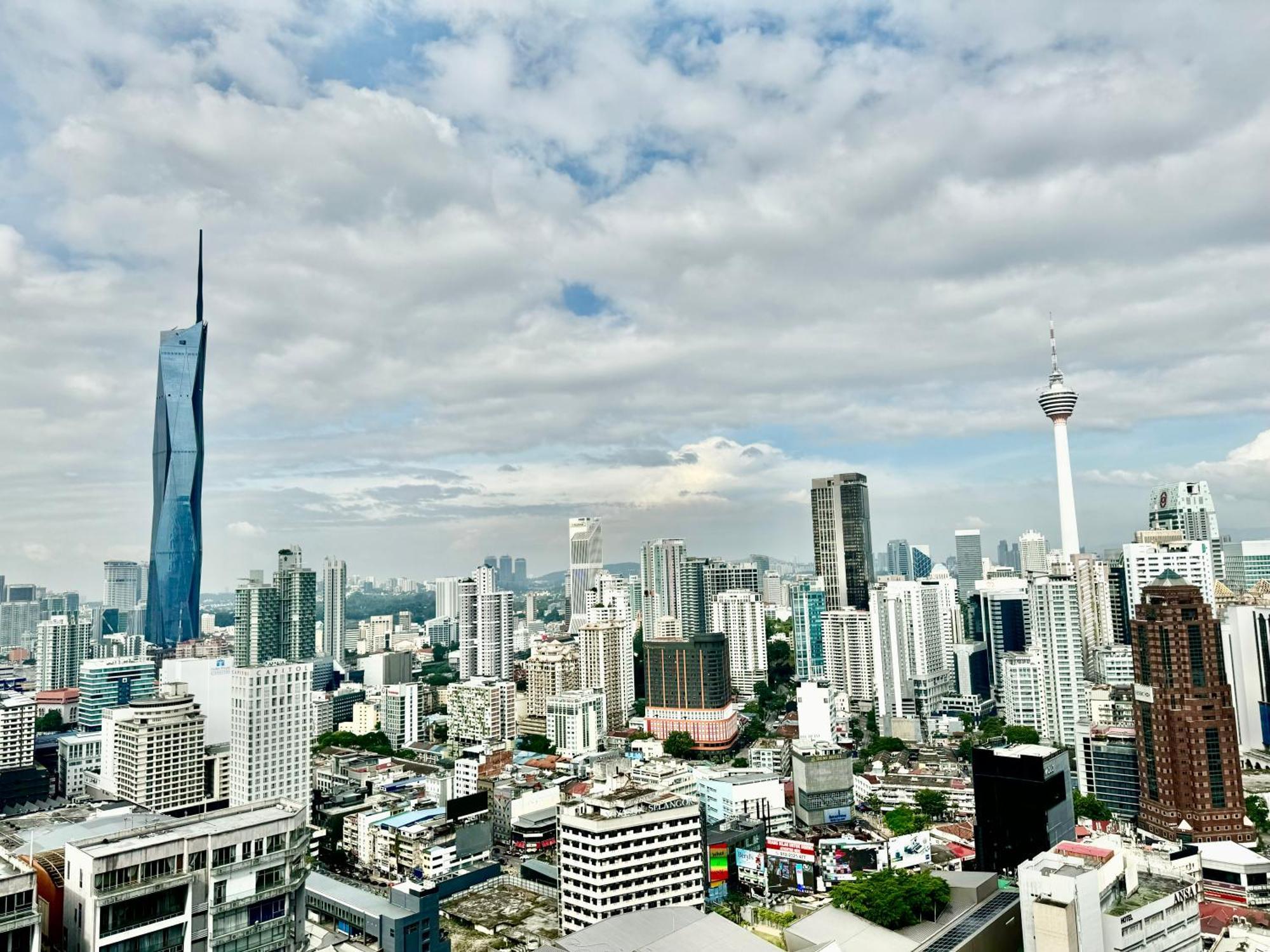 Klcc Suites At Axon By Skypool Kuala Lumpur Esterno foto